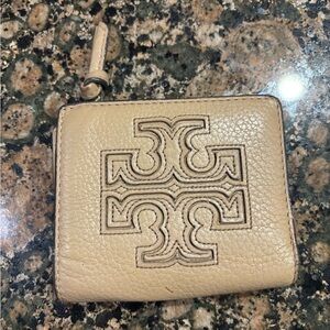Tory Burch Neutral Pebbled Leather Zip Wallet